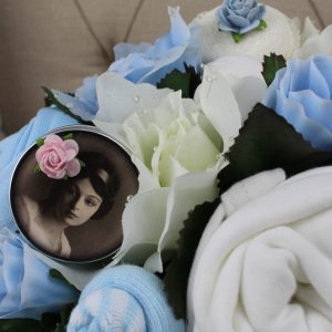 Deluxe Pampering Bouquet Blue - Image 3