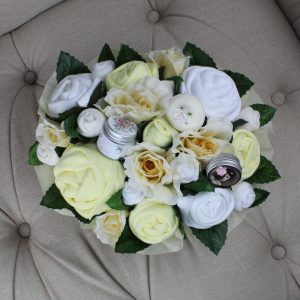 Alternative view of Superior Pampering Bouquet Lemon