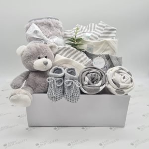 Torver - Gift box of grey & white baby clothes